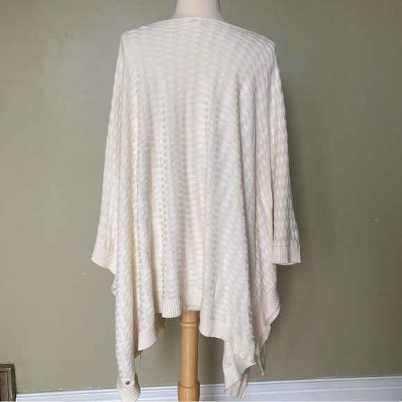 LULULEMON Light Ivory Divinity Poncho - Picture 7 of 10